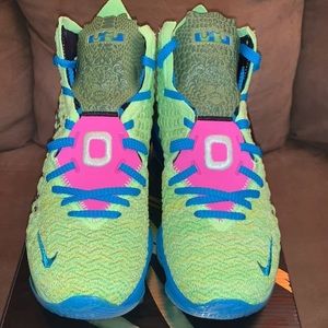 Mr.SwackHammerXLebron17